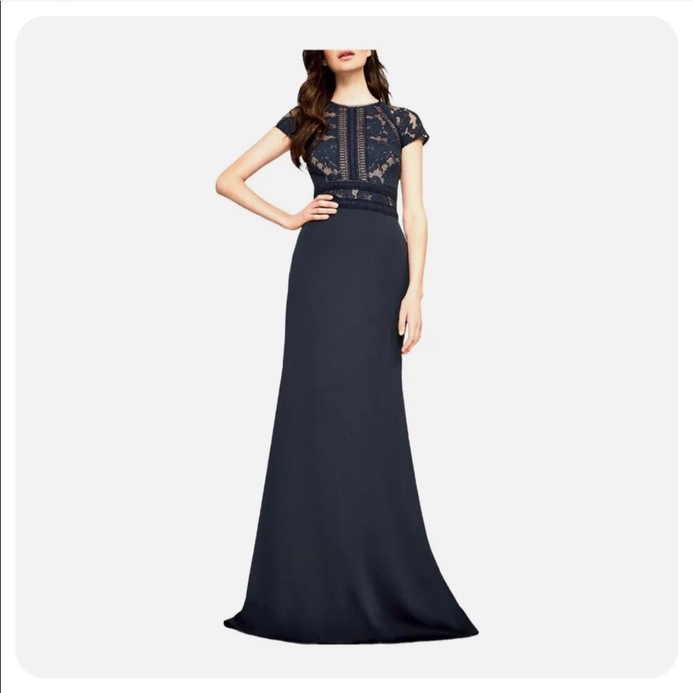 Tadashi Shoji
Floral Embroidered Crepe Gown Size 10 New with Tags